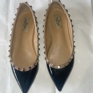 Valentino Garavani Black and Pink Flats
